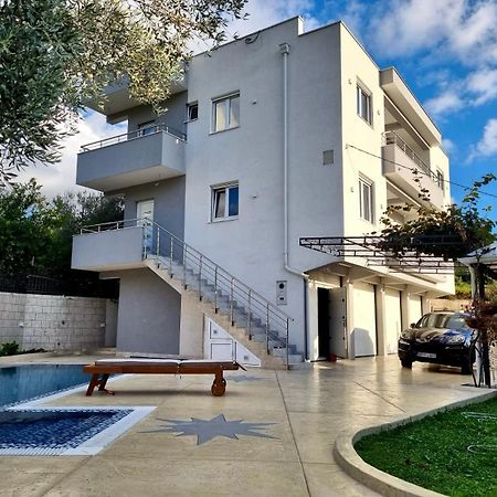 Villa Holiday Apartments Bar Esterno foto
