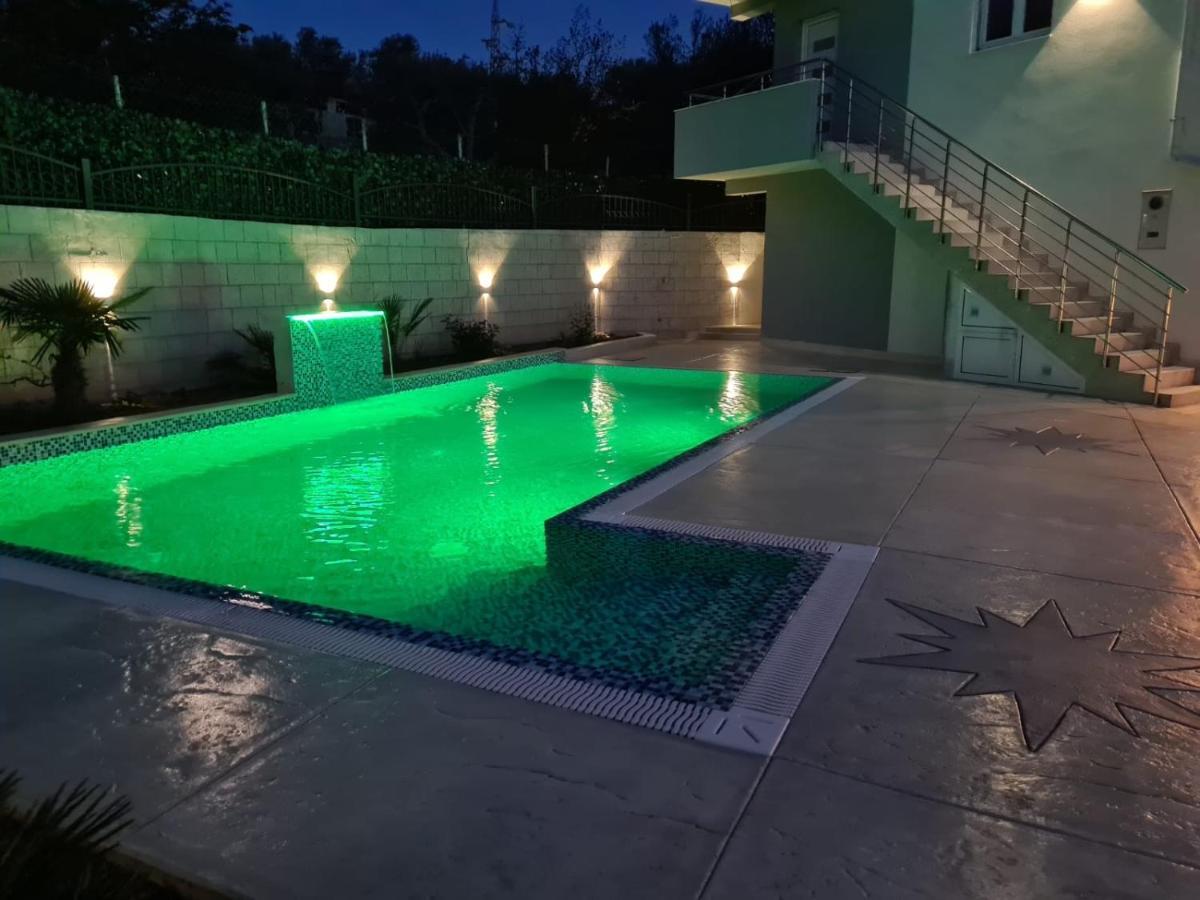 Villa Holiday Apartments Bar Esterno foto