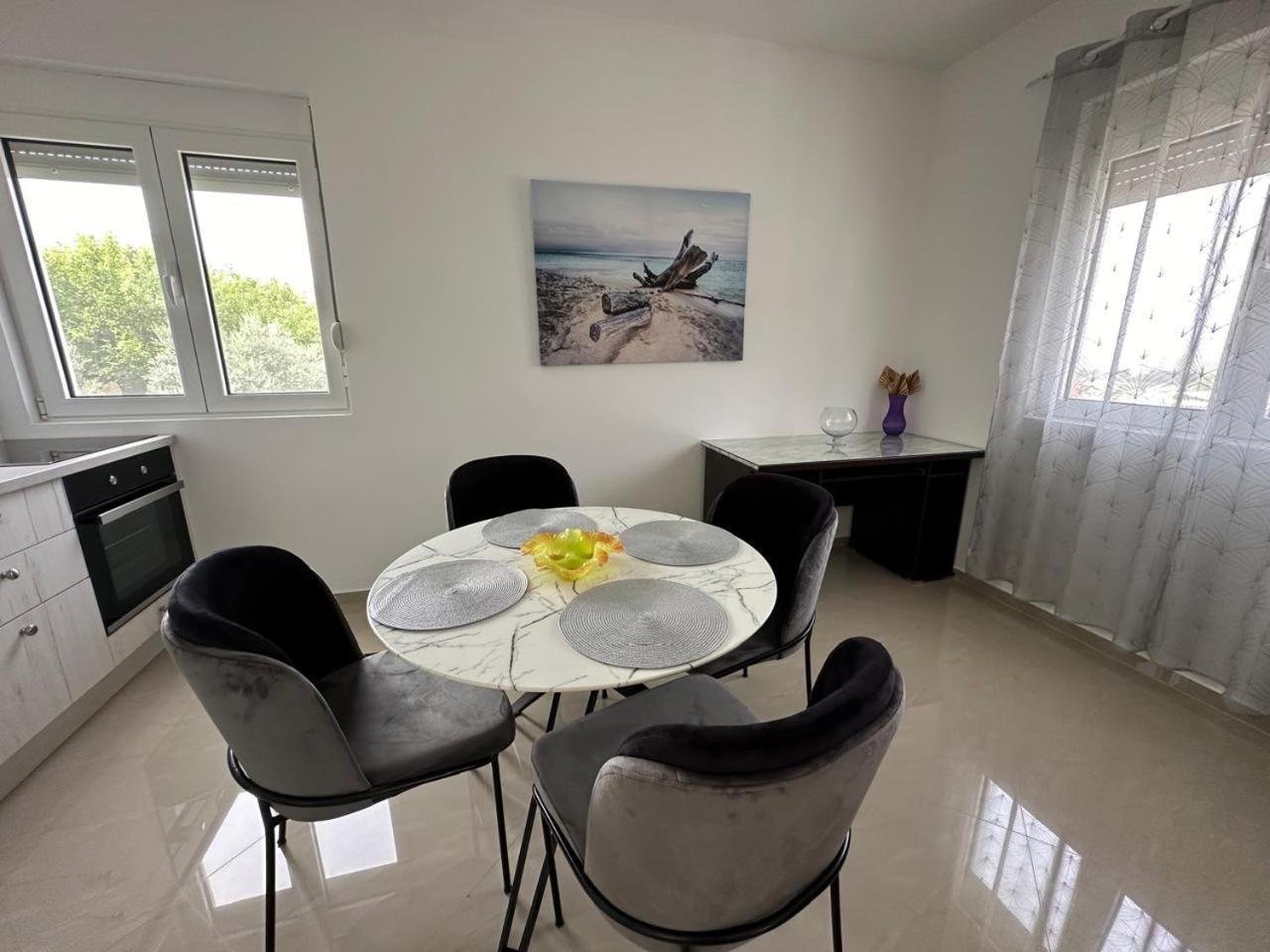 Villa Holiday Apartments Bar Esterno foto